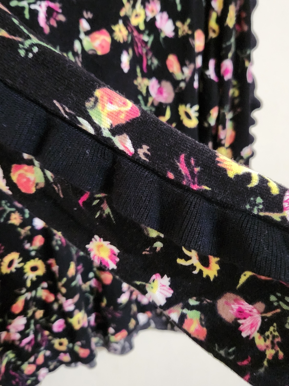 Philosophy Black Floral Ruffle-Sleeve Long Sleeve Top - Picture 2 of 5